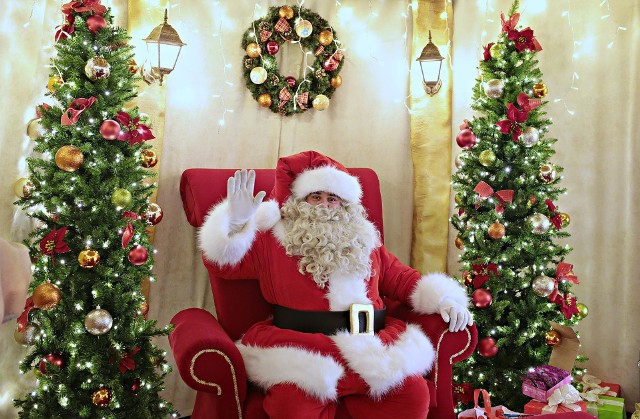 Kto przynosi nam prezenty 6 grudnia i w święta Bożego Narodzenia? Tradycje w Polsce i na świecie są różne. Poznacie je przeglądając kolejne slajdy ze zdjęciami.