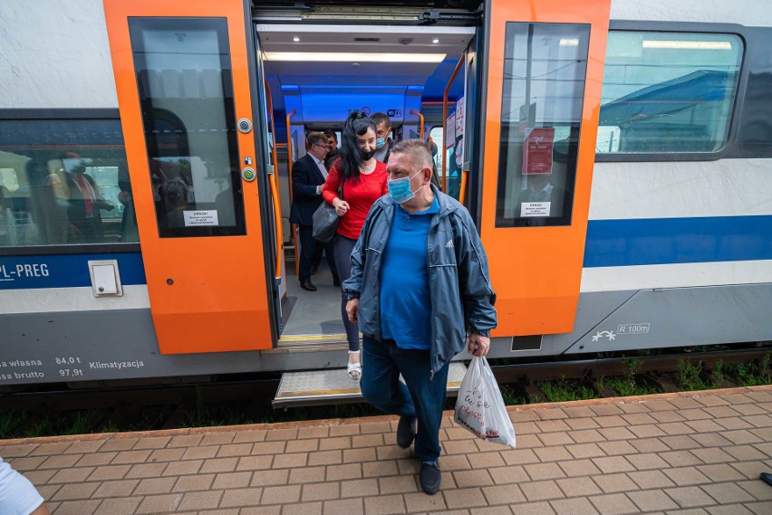 Szynobus lekarstwem na wyłączony z ruchu most. Ruszyły dodatkowe kursy