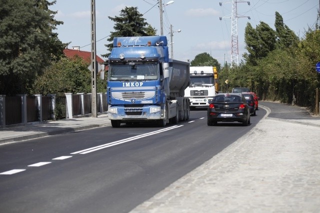 Zakończył się także remont odcinka od ul. Dunikowskiego do przejścia dla pieszych za ul. Piaskową.