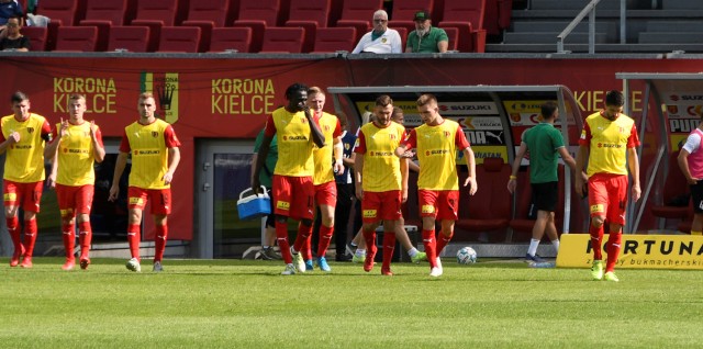 W piątek 11 września Korona Kielce zagra na wyjeździe mecz trzeciej kolejki Fortuna 1 Ligi z Puszczą Niepołomice. Sprawdź nasz przewidywany skład żółto-czerwonych na ten pojedynek!