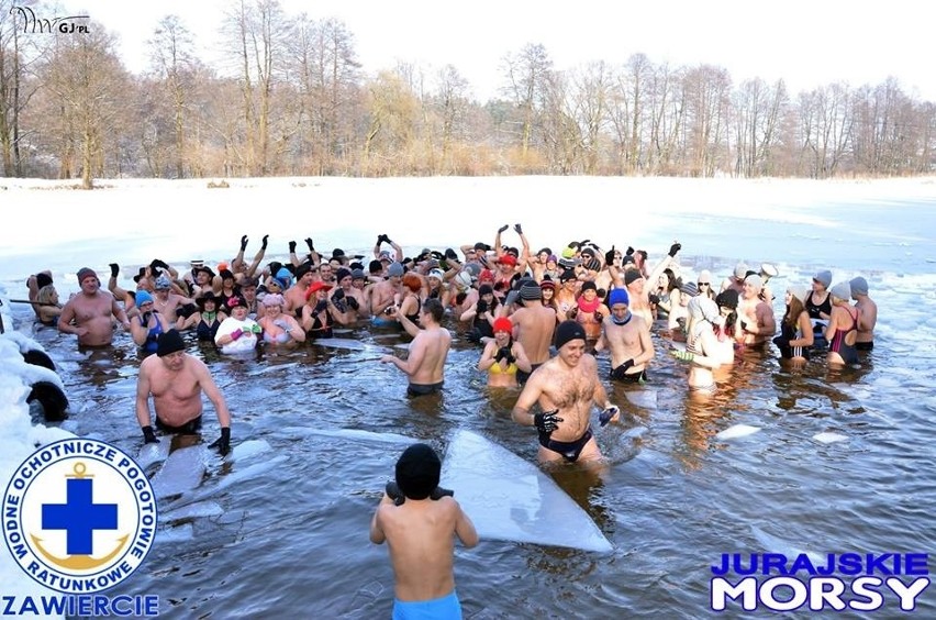 Morsowanie w Zawierciu: Kąpało się ponad 100 osób! [ZOBACZ ZDJĘCIA]