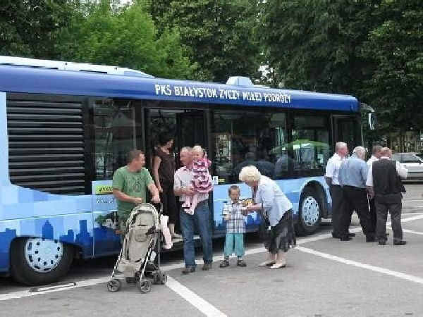W weekend mieszkańcy Sokółki mogli oglądać nowe autobusy komunikacji miejskiej. Od dziś już nimi jeżdżą.