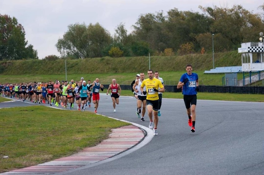 Biegacze mieli na Torze Poznań do pokonania dystans 10 km