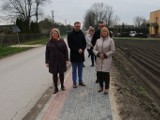 Nowy chodnik w Konarach w gminie Wodzisław. Zobaczcie jak wygląda po ukończeniu robót