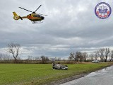 Dachowanie pod Wrocławiem - nastolatka wypadła z pędzącego auta! Lądował śmigłowiec LPR
