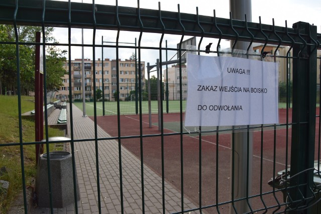 W poniedziałek, 22 czerwca, boisko "Pod Hubą" było zamknięte dla mieszkańców. We wtorek miasto obiecało nam interwencję w tej sprawie.
