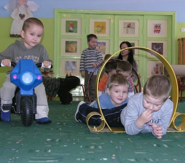 Rodzice szesnastu maluchów z Łosiowa na siedem miesięcy mają przedszkole za darmo.