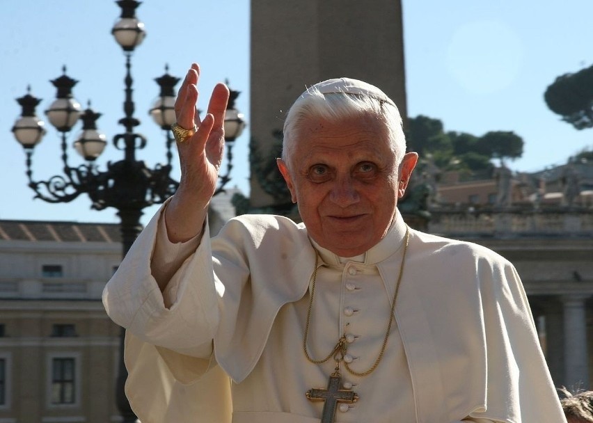 Benedykt XVI był papieżem w latach 2005-2013. Zmarł 31...