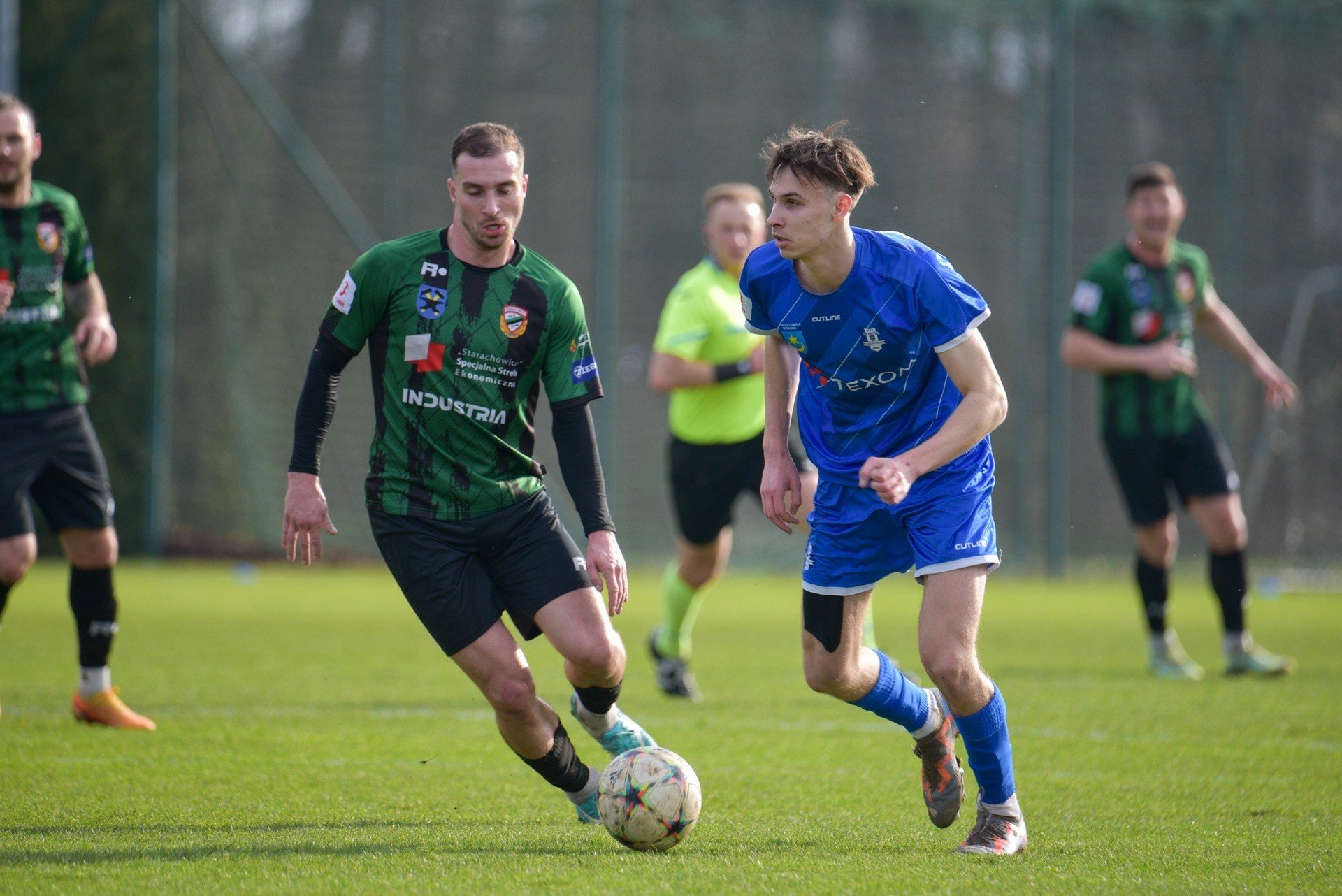 Grały świętokrzyskie: 3 liga, RS Active 4. Liga, klasa okręgowa oraz
