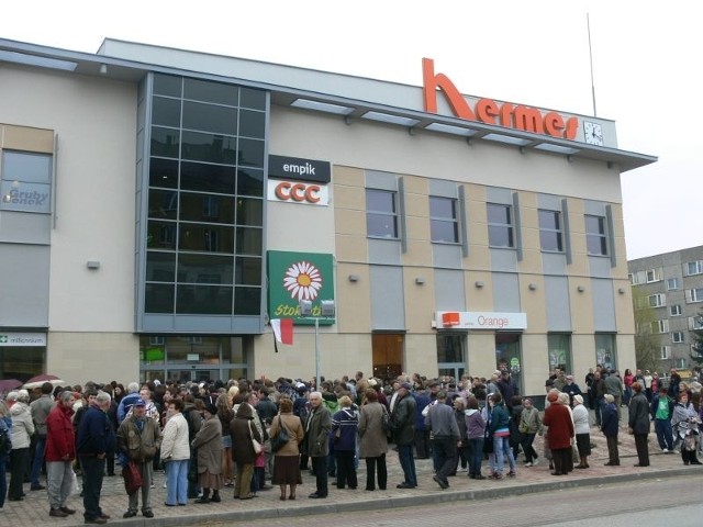 W kwietniu ubiegłego roku uroczyście otwarto Centrum Handlowe Hermes w Skarżysku. Obiekt przy ulicy Krasińskiego cieszył i cieszy się dużym zainteresowaniem klientów. W ciągu roku ma zostać znacznie rozbudowany.