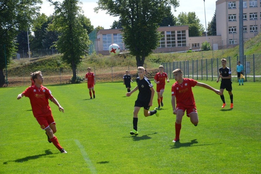 Chrobry U-15 przegrywa z FC Wrocław Academy 1:6 na start Centralnej Ligi Juniorów [ZDJĘCIA]