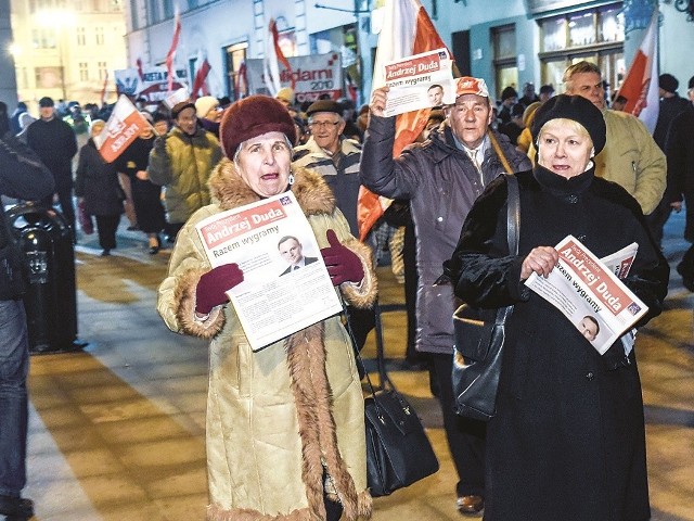 Protestujący zgromadzili się przed Urzędem Wojewódzkim w Bydgoszczy. Potem maszerowali ulicami  miasta.