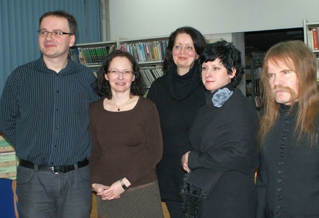 Poetyckie małżeństwo Męcińskich (z lewej) na spotkaniu w Mielcu.