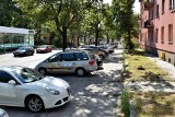 Ulica 1 Maja w Opolu do przebudowy. Wzdłuż jezdni powstać ma ciąg pieszo-rowerowy, ubędzie miejsc parkingowych