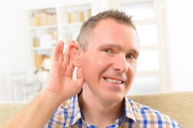 Uszkodzenia słuchu to stosunkowo często konsekwencja zakażenia koronawirusem SARS-CoV-2