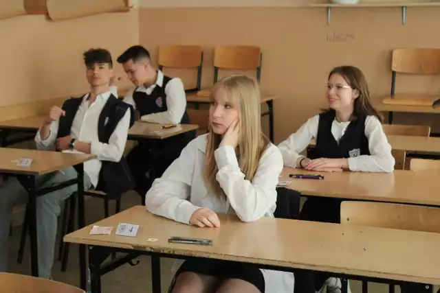 Egzamin ośmioklasisty z języka angielskiego w SP 23 w Koszalinie.