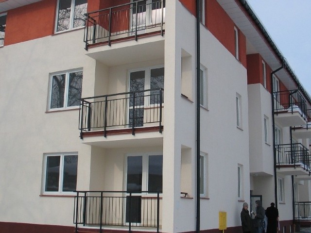 W 2009 r. miasto Przemyśl wybudowało dwa nowe bloki socjalne przy ul. Herburtów. Znalazło się w nich 52 mieszkania.