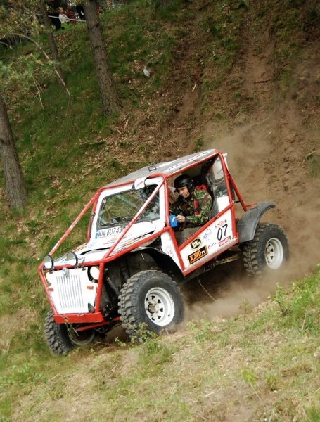 Rajd w Miastku od lat gromadzi śmietanke off-roadowej...