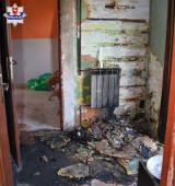 Podpalenie domu w Kraśniku. 57-latek zamknął się w budynku ze śpiącym kolegą, teraz odpowie za usiłowanie zabójstwa