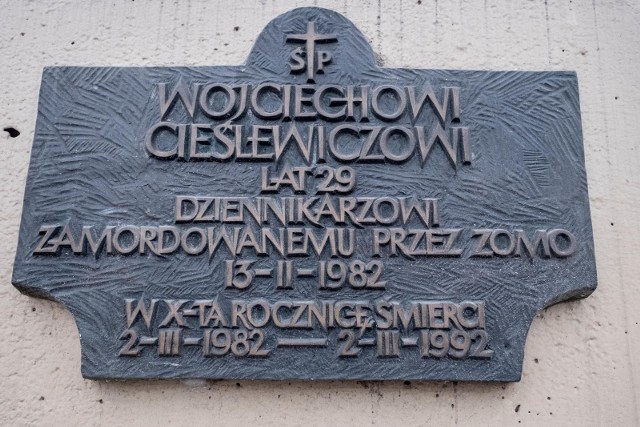 Dzisiaj mija 40. rocznica okrutnej zbrodni. 13 lutego 1982 roku, dziennikarz "Głosu Wielkopolskiego" Wojciech Cieślewicz został śmiertelnie pobity przez ZOMO.