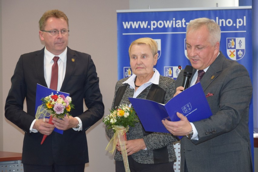 Władze powiaty dziękowały osobom działającym w Powiatowej...