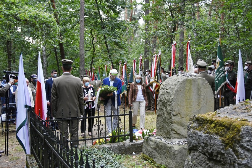 Niepołomice. Trwa pamięć o wojennej tragedii na Kozich Górkach [ZDJĘCIA]