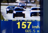 Pędził porsche ponad 150 km/h i chciał uniknąć policyjnej kontroli. Dostał 3 mandaty!