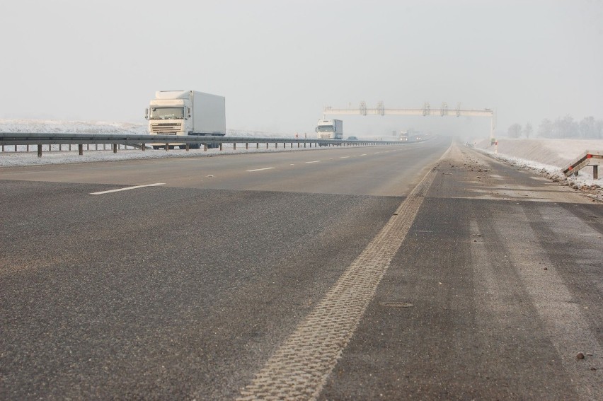 Przez blisko 18 godzin dwa pasy autostrady na odcinku...