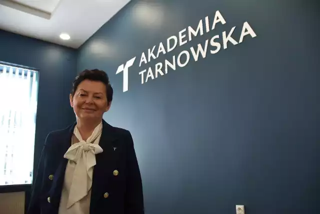 Małgorzata Kołpa, decyzją elektorów, została wybrana na kolejną kadencję rektor Akademii Tarnowskiej. "Zależy mi na rozwoju uczelni oraz na tym, aby młodzi ludzie chętnie przyjeżdżali do Tarnowa, żeby się kształcić, żeby to miasto żyło nimi" - mówi