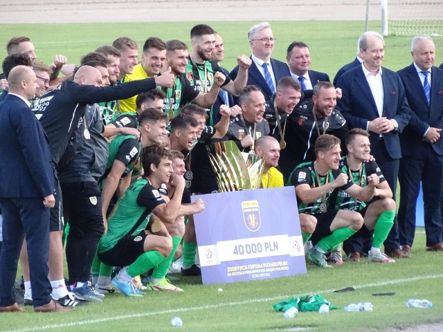 Stal Stalowa Wola w ubiegłorocznym finale wojewódzkiego Pucharu Polski pokonała Karpaty Krosno 3:0.