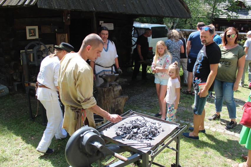 Wygiełzów. Tysiące osób odwiedziły skansen w ramach Festiwalu Etnomania [ZDJĘCIA]