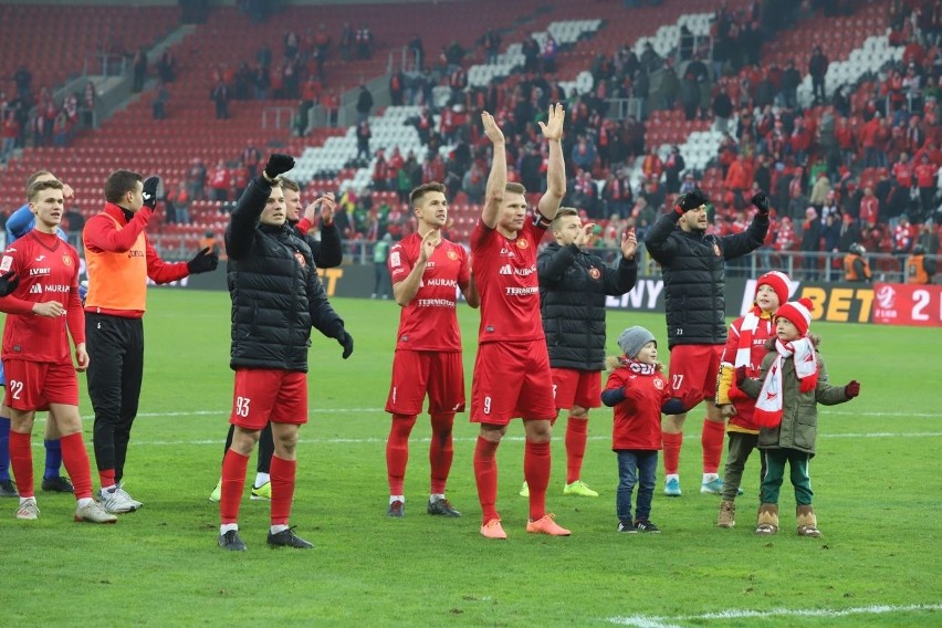 Kibice na meczu Widzew vs. Bytovia! Wspaniały doping, super zabawa, dobra gra i lider jest w Łodzi! ZDJĘCIA