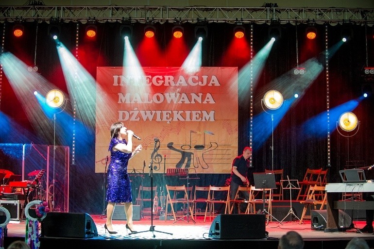 11. Festiwal Piosenki "Integracja malowana dźwiękiem" w...