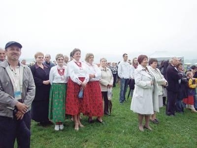 Ponad sto kobiet aktywnie działa w kołach gospodyń wiejskich na terenie gminy. Święto Kwitnących Sadów jest okazją by się okazale zaprezentować. Fot. Wojciech Chmura