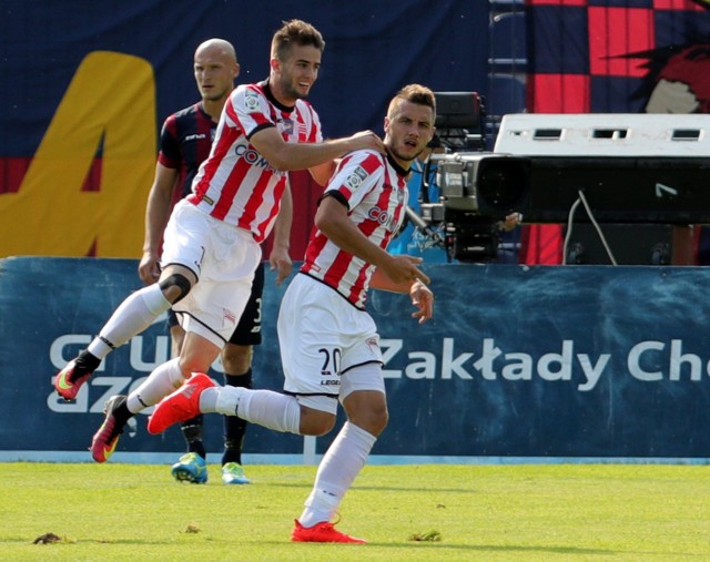 Mateusz Szczepaniak (z prawej, za nim Mateusz Wdowiak) zdobył w tym sezonie cztery gole