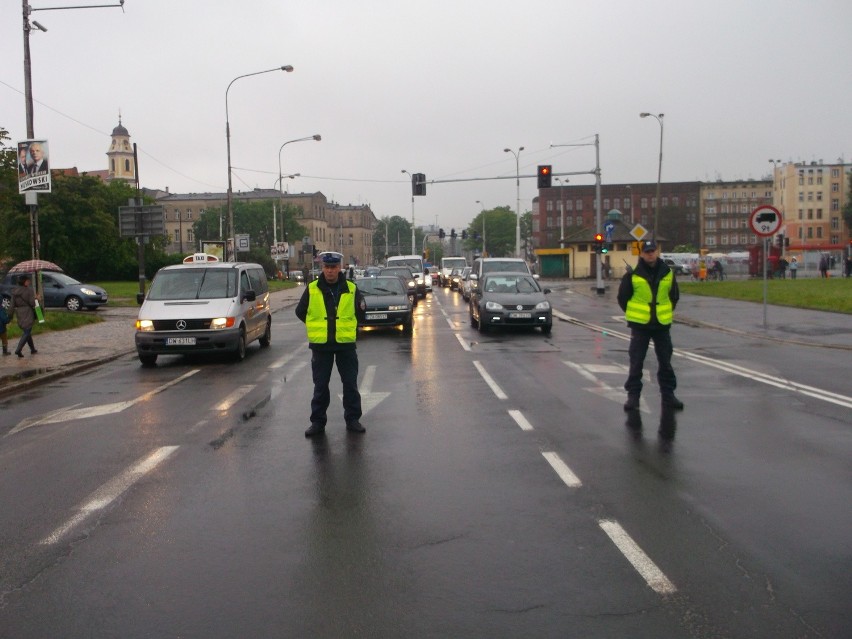 Marsz "Wrocław dla wszystkich bez nienawiści". Szli też narodowcy (ZDJĘCIA)