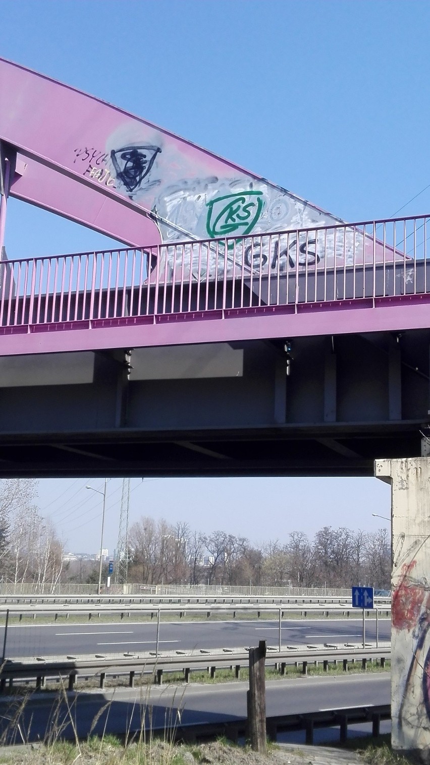 Katowice, wiadukt nad autostradą A4, w pobliżu Bugli...