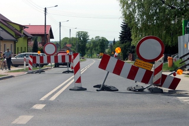 GDDKiA chciałaby, żeby przebudowę drogi Praszka - Rudniki dokończyli podwykonawcy.