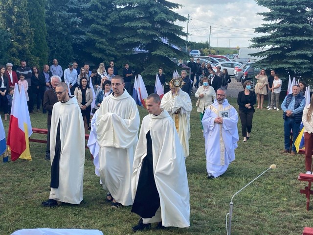 Uroczystość odpustowa w kaplicy Najświętszego Serca Pana Jezusa w Prząsławiu w gminie Jędrzejów.