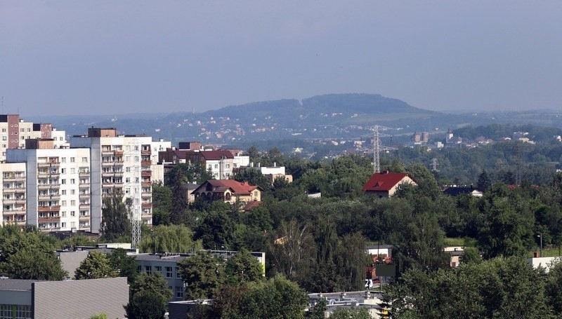 Z Górki Środulskiej w Sosnowcu widać całą okolicę, także...