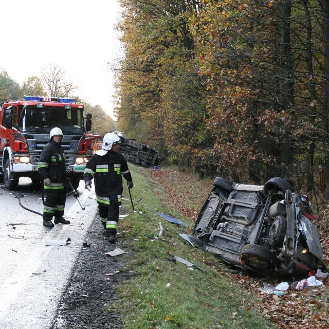 Siedem samochodów zderzylo sie w piątek (17 paLdziernika) na drodze Opole-Nysa w okolicach wezla autostradowego Prądy.