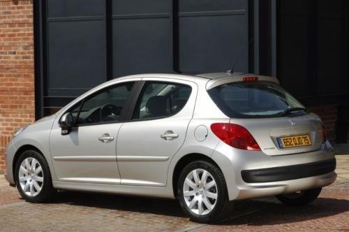 Fot. Peugeot:  Nadwozie 5-drzwiowe typu hatchback jest...