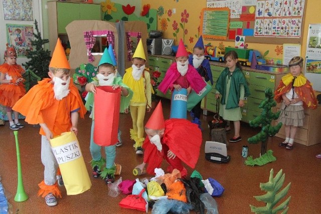 Konkurs zakończyło przedstawienie "Zielony Kapturek i siedmiu krasnoludków&#8221; w wykonaniu dzieci z Przedszkola Samorządowego numer 4 w Kielcach.