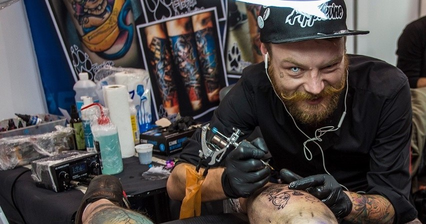 Świdniczanin z międzynarodową renomą: „Wierzę, że niektóre tatuaże mogą przynosić pecha”.  Rozmowa z tatuażystą, Florianem Applevine