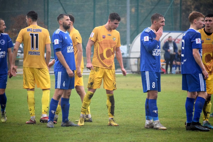 Grała piłkarska 3. liga. ŁKS Probudex wygrał i pozostał liderem! Kontrowersje w Kielcach i porażka Korony II. Fatalna sytuacja Czarnych