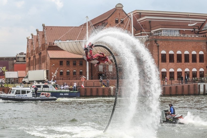 Flyboard w Gdańsku na Otwarciu Sezonu Żeglarskiego [ZDJĘCIA]