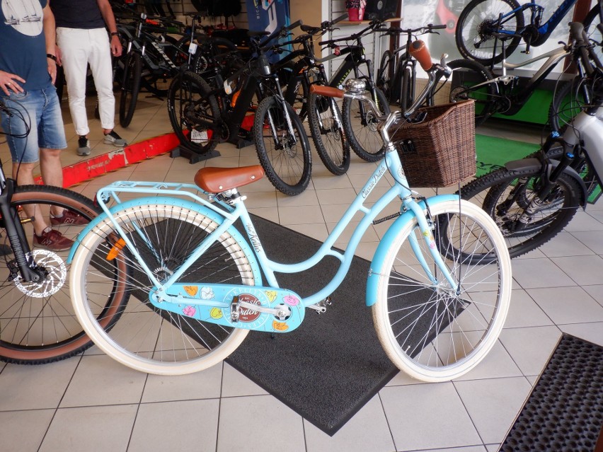 Damka typu city bike, czyli rower miejski. Ten model to...