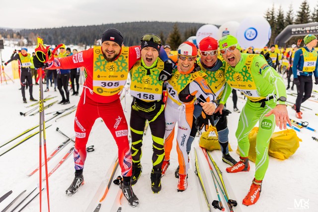 Bieg Piastów 2022 - 25 km [ZDJĘCIA, WYNIKI, niedziela 6.03.2022]. Ponad 1500 osób zameldowało się w niedzielę na mecie wyścigu na 25 km podczas 46. Biegu Piastów. To był ostatni akt Festiwalu Narciarstwa Biegowego w Jakuszycach. Sprawdź WYNIKI, zobacz ZDJĘCIA.WAŻNE! Do kolejnych zdjęć przejdziesz za pomocą strzałek obok lub gestów na Twoim telefonie.KLIKNIJ i wróć do głównego artykułu.