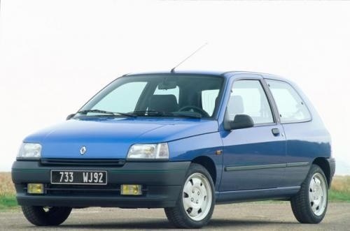 Fot. Renault: Clio oferowano z wersji 3- lub 5-drzwiowej. Na...