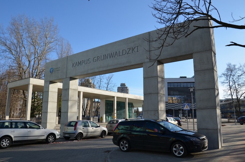 Kampus Grunwaldzki rośnie przy Szczytnickiej. A co z nową biblioteką? (ZDJĘCIA, WIZUALIZACJE)